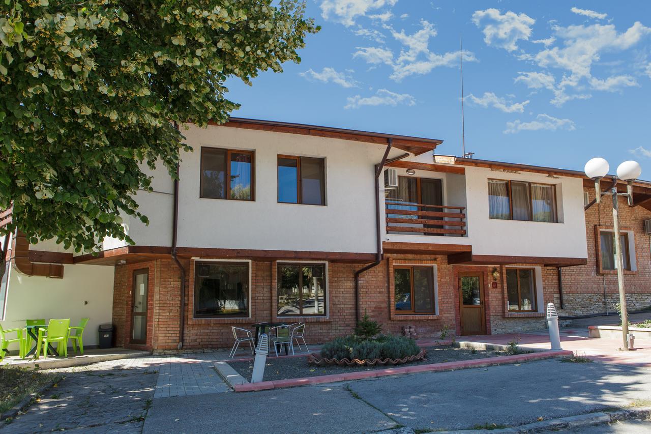 Family Hotel Kipra Exterior foto